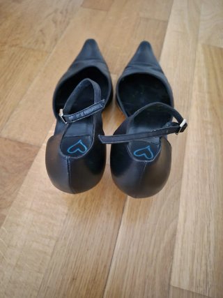 Zapatos kitten heel d'Orsay negros