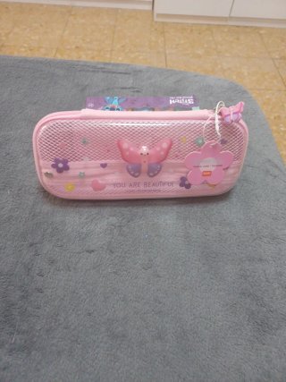 Astuccio rosa con farfalla