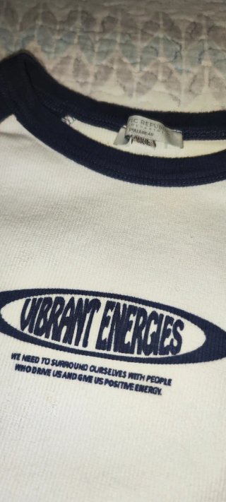 Camiseta Pull&Bear blanca y azul.