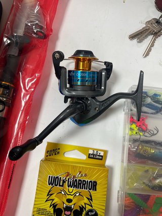 Kit de pesca con carrete y sedal