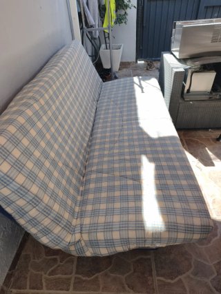 Sofá cama de patio tela beige y azul