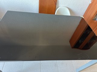 Mesa de cristal negra