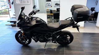 Yamaha MT-09 Tracer Negra