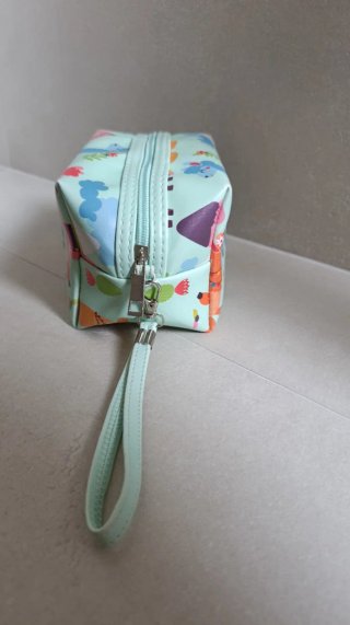 Neceser estampado llamas multicolor