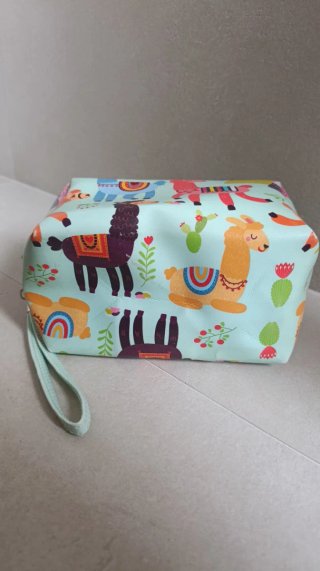 Neceser estampado llamas multicolor