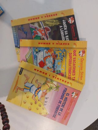 Lote de libros Geronino stilton. Español y Catalan