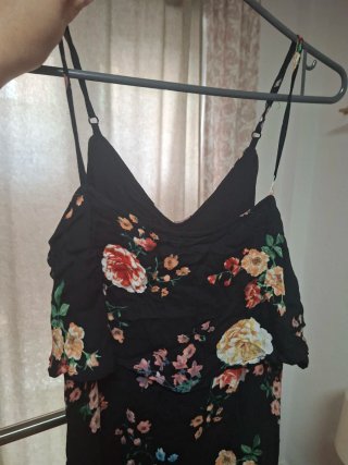 Vestido Bershka floral negro talla S