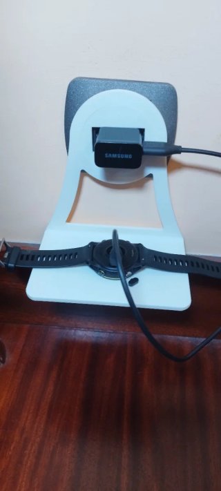 Supporto di ricarica per dispositivi elettronici