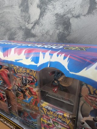 Colección Mega-Lucario EX con Figura