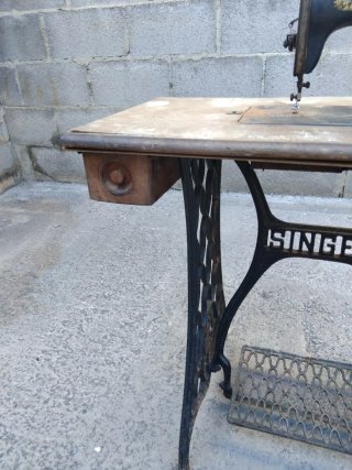 Máquina de coser antigua Singer