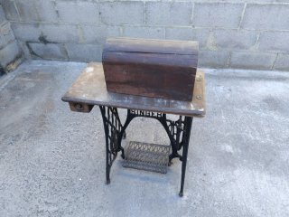 Máquina de coser antigua Singer