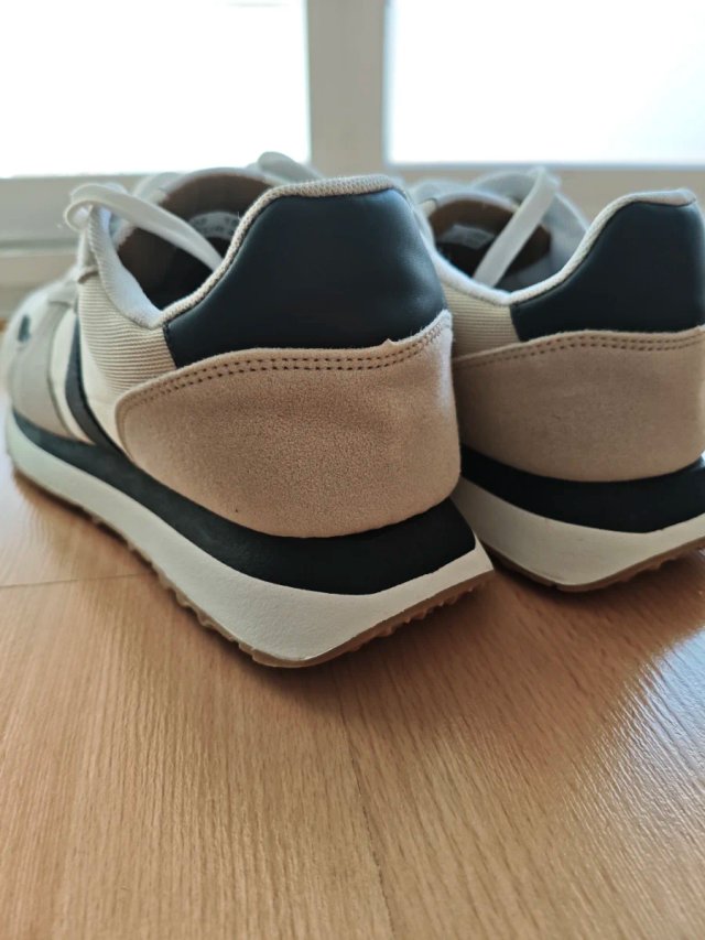 Zapatillas INSIDE beige/blancas talla 44