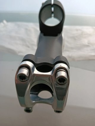 Potencia PRO elevable para manillar