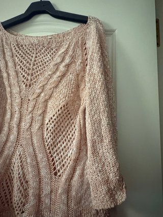 Jersey rosa de punto con calados