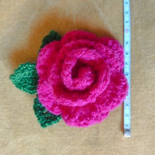Broche rosa crochet para bolso