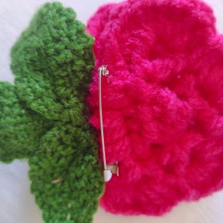 Broche rosa crochet para bolso