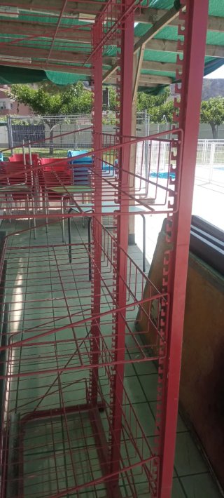 Estantería para chuches   2m alto  x 1m de ancho