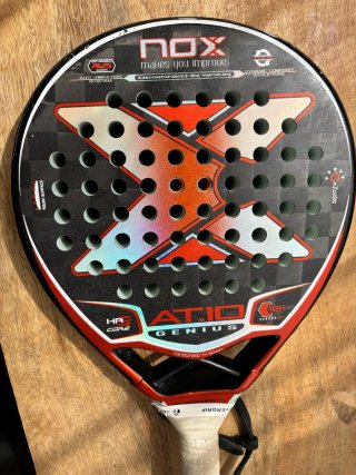Pala de pádel NOX AT10 Genius 18K