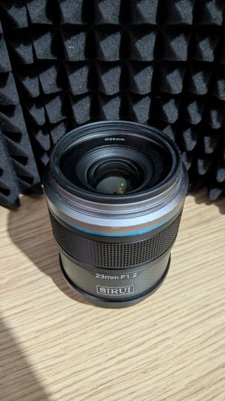 Objetivo Sirui 23mm y 56mm f/1.2 APS-C (Sniper)