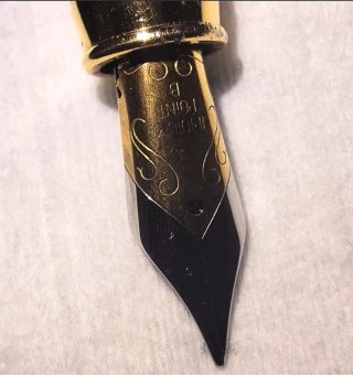 Arte Medici, Oro 24k y cuero auténtico. Pluma