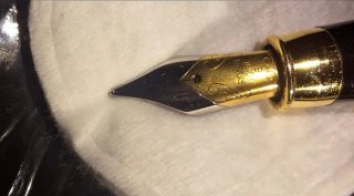 Arte Medici, Oro 24k y cuero auténtico. Pluma