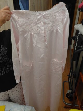 Camisón seda bordado.