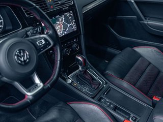 Volkswagen Golf GTI TCR (2019)