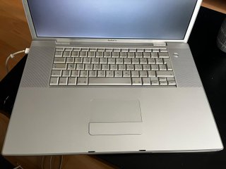 MacBook Pro 17 2.4 GHz Core 2 Duo- 2007 A1229