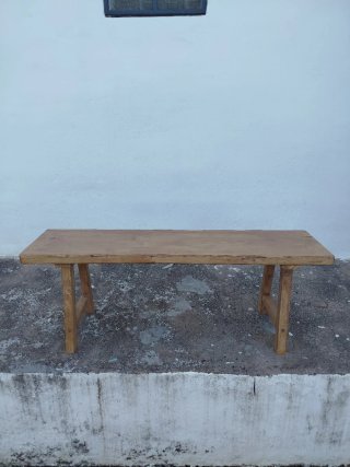 Banco rústico de madera