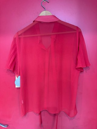 Blusa Zara roja volantes plisados transparente