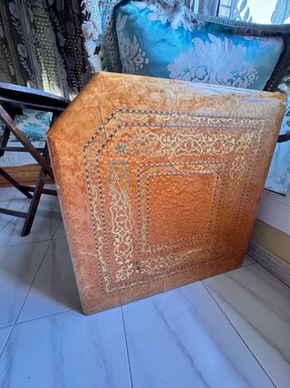 Salón Marroquí Madera, esponja y Tela