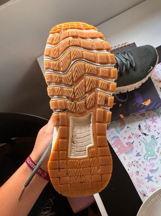 Zapatillas Nike Verdes y Beige
