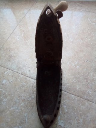 Plancha de carbón antigua