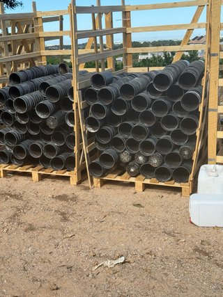 Macetas de plástico negras para plantas