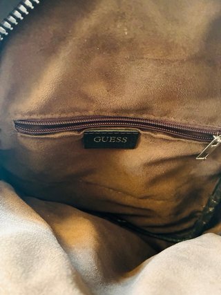 Mochila Guess Negra con Parches
