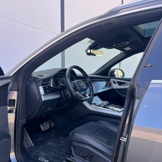 Audi Q8 S-LINE