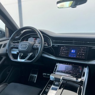 Audi Q8 S-LINE