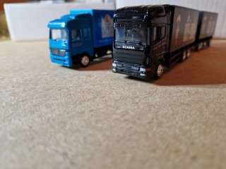 Arredi Per Plastico Ferroviario H0 Coppia Camion