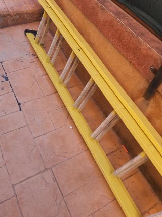 Escalera de fibra 12 peldaños