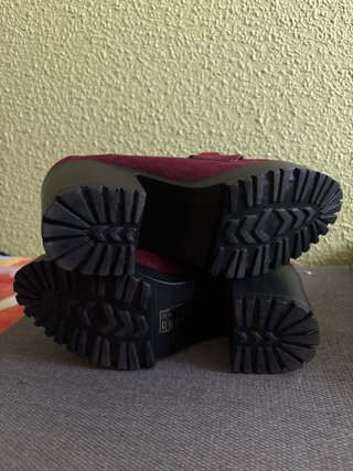 Mocasines tacón granates