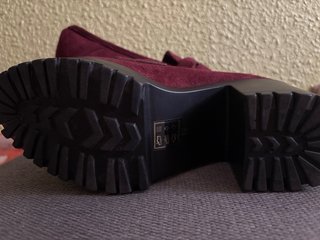 Mocasines tacón granates