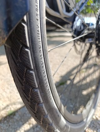 Rodas 700c c/ Dínamo Shimano XT + pneus + luzes