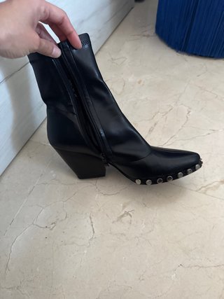 Botín negro tachuelas talla 40