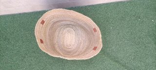 Bolso de mimbre con asas de cuero