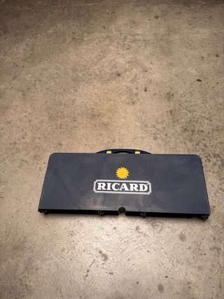 Mesa y bancos plegables Ricard