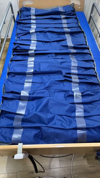 Grua personas + cama articulada + colchón antiesca