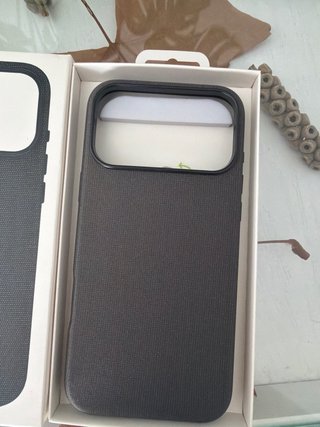 Funda iPhone 17 Pro Max TechWoven MagSafe