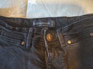 Pantalones Stradivarius 1477, talla 32 Negros y Ve