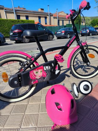 Bicicleta infantil B'TWIN negra-rosa con ruedines