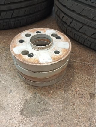 Llantas 16 Golf 4 (4 unidades) más separadores
